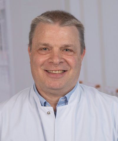 Portrait Dr. Stefan Knapp
